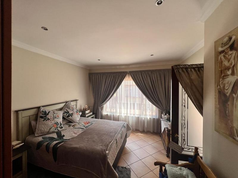 2 Bedroom Property for Sale in Kenleaf Gauteng