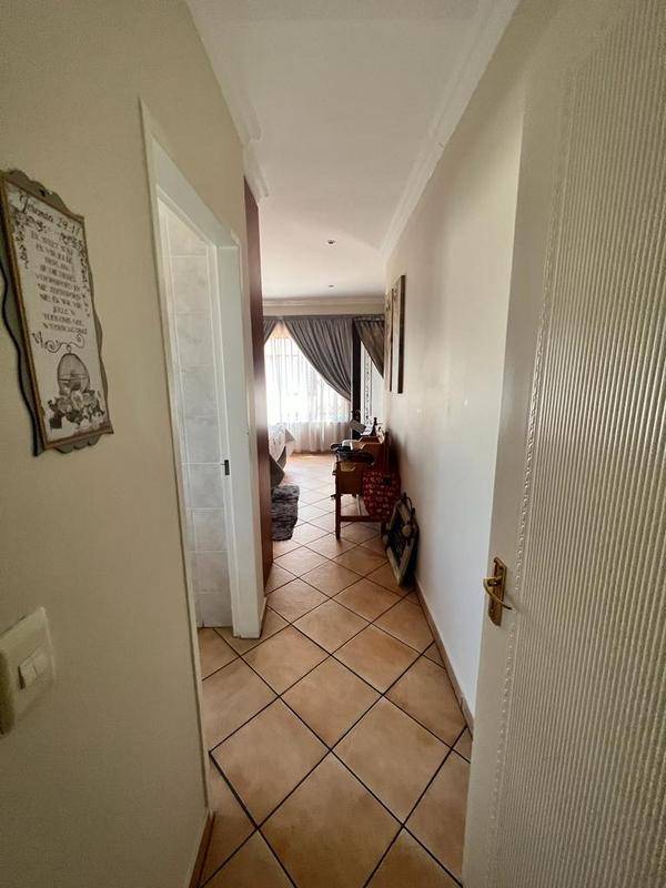 2 Bedroom Property for Sale in Kenleaf Gauteng