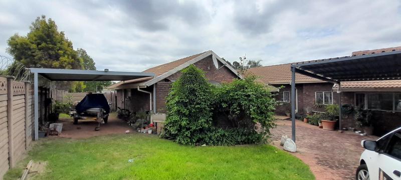 4 Bedroom Property for Sale in The Reeds Gauteng