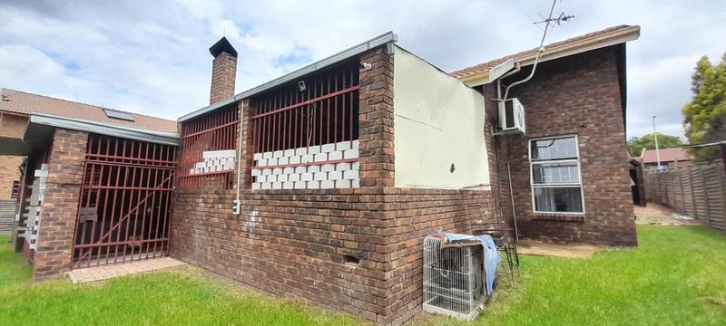 4 Bedroom Property for Sale in The Reeds Gauteng