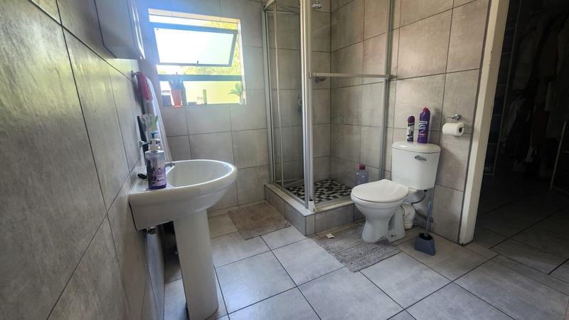 6 Bedroom Property for Sale in The Reeds Gauteng