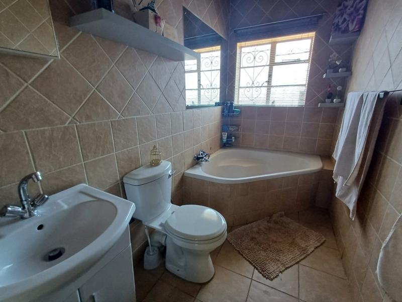 3 Bedroom Property for Sale in Wentworth Park Gauteng