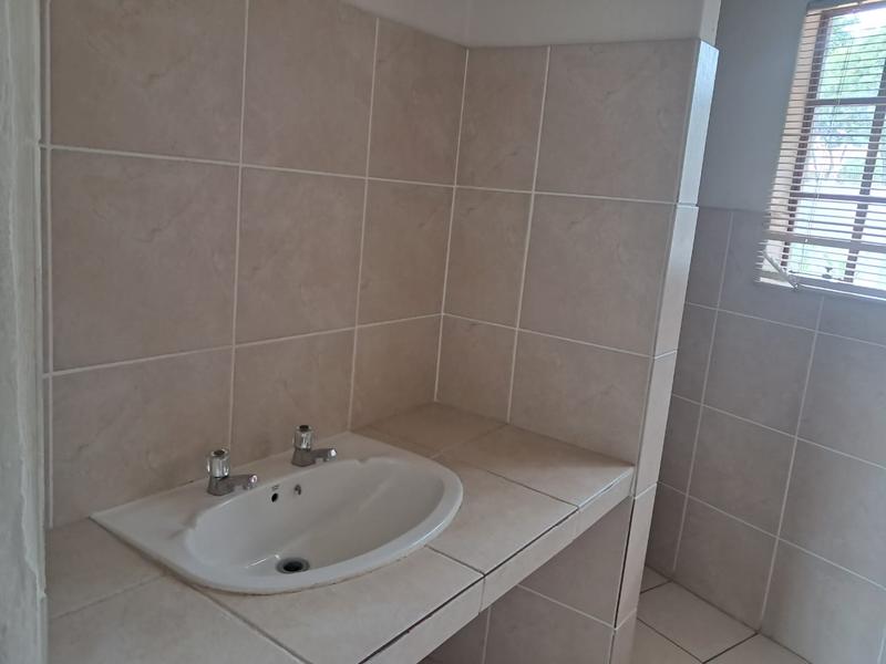 To Let 3 Bedroom Property for Rent in Noordwyk Gauteng