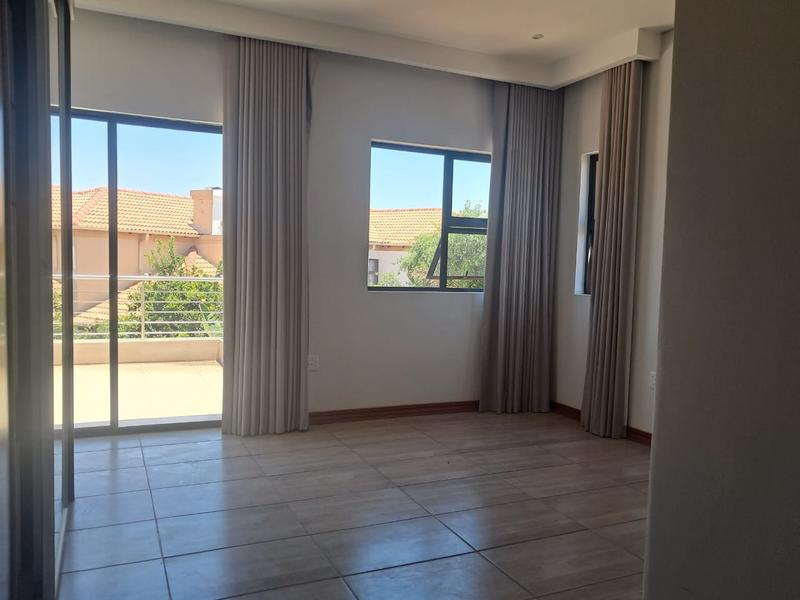 4 Bedroom Property for Sale in Blue Valley Golf Estate Gauteng