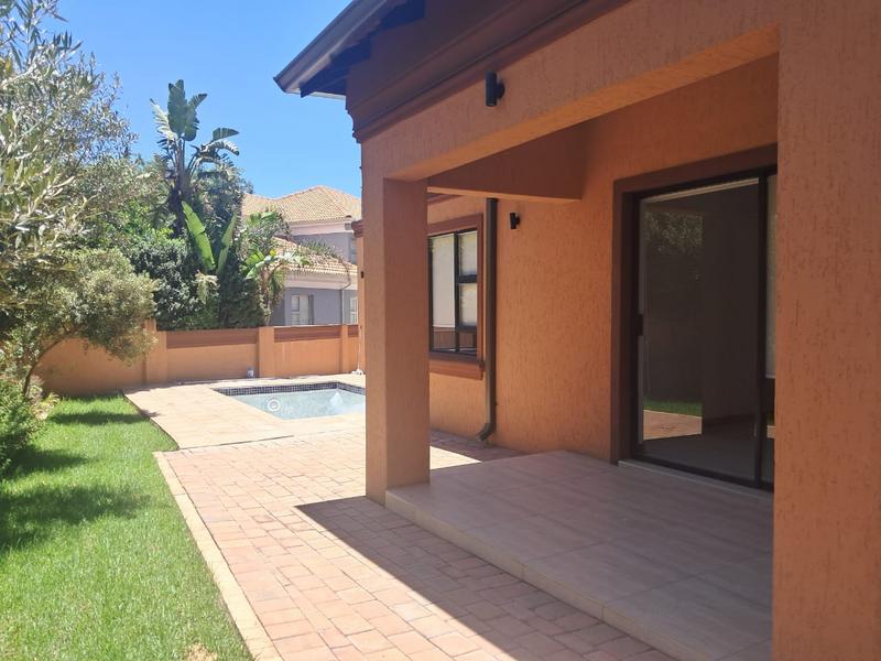 4 Bedroom Property for Sale in Blue Valley Golf Estate Gauteng