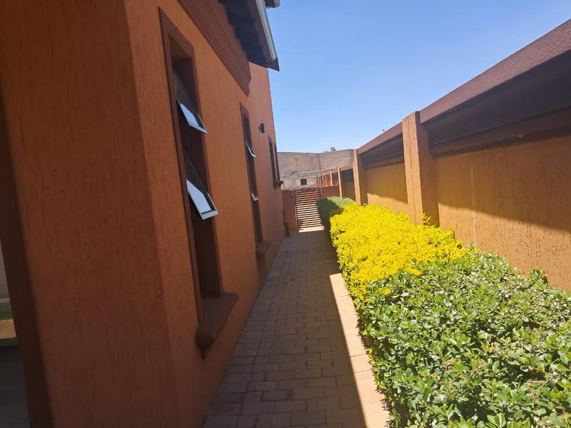 4 Bedroom Property for Sale in Blue Valley Golf Estate Gauteng