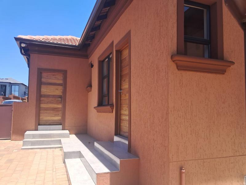 4 Bedroom Property for Sale in Blue Valley Golf Estate Gauteng