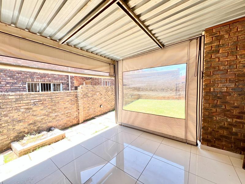 To Let 4 Bedroom Property for Rent in Garsfontein Gauteng