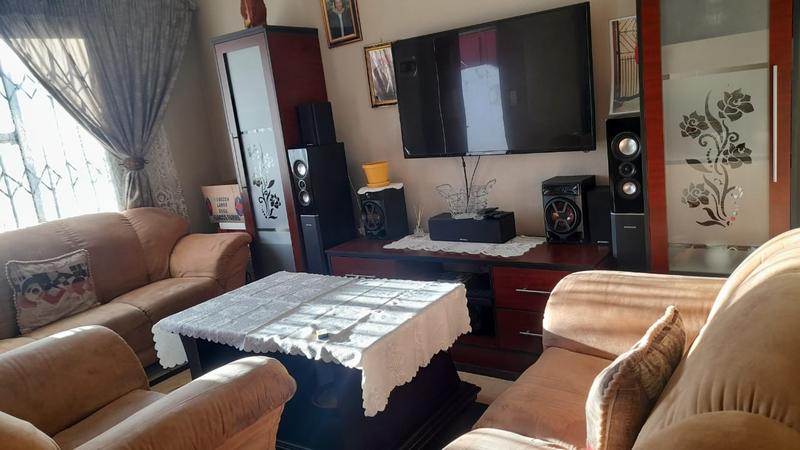 2 Bedroom Property for Sale in Fleurhof Gauteng