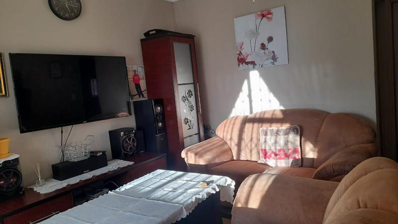 2 Bedroom Property for Sale in Fleurhof Gauteng