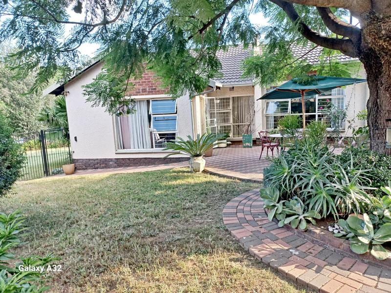 4 Bedroom Property for Sale in Glen Marais Gauteng