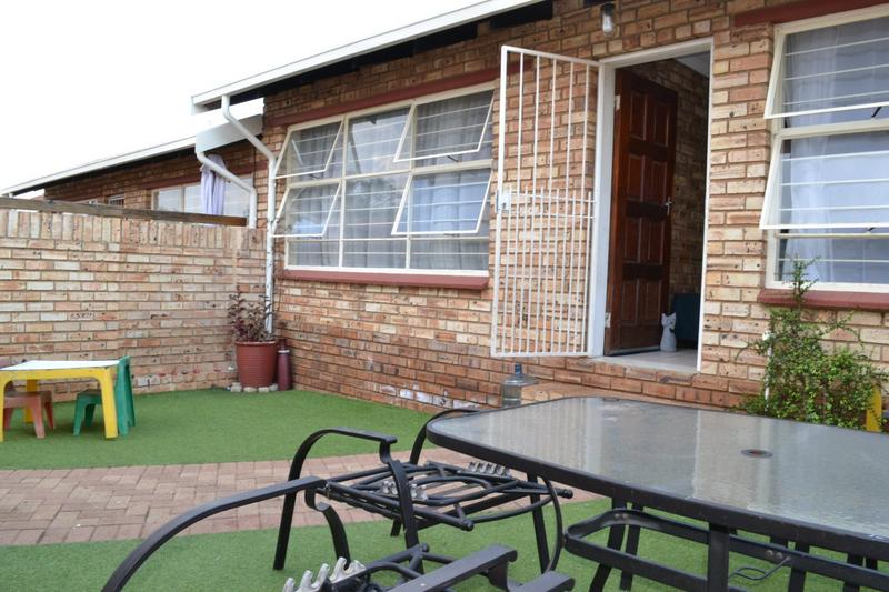 To Let 2 Bedroom Property for Rent in Noordheuwel Gauteng