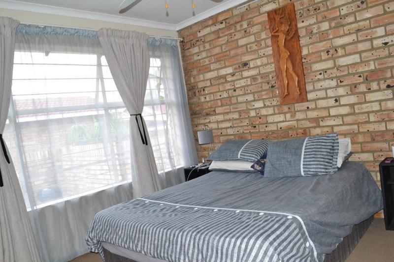 To Let 2 Bedroom Property for Rent in Noordheuwel Gauteng