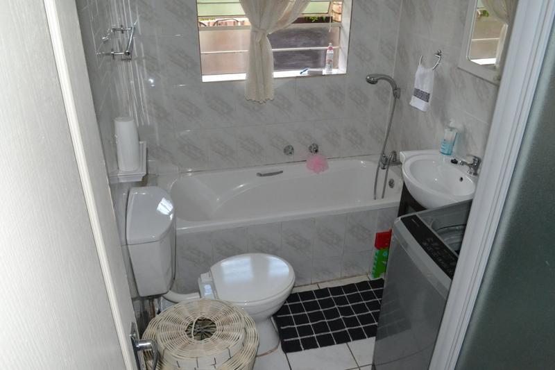 To Let 2 Bedroom Property for Rent in Noordheuwel Gauteng