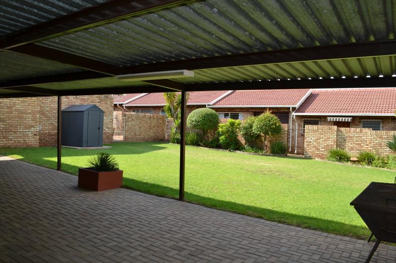 To Let 2 Bedroom Property for Rent in Noordheuwel Gauteng