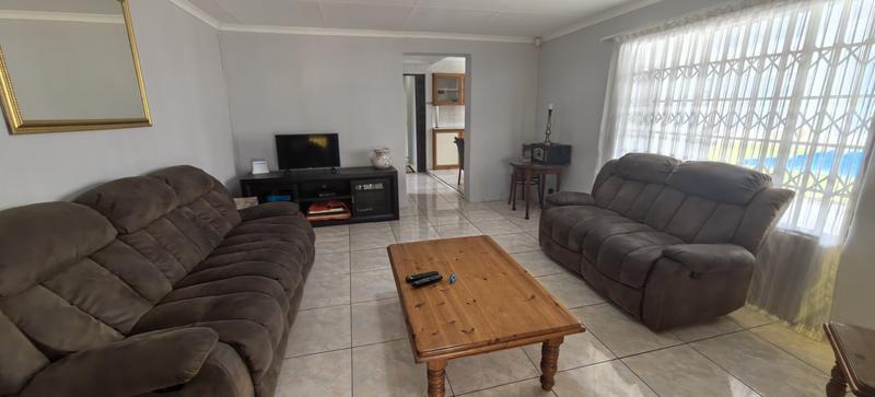 7 Bedroom Property for Sale in Florida Gauteng