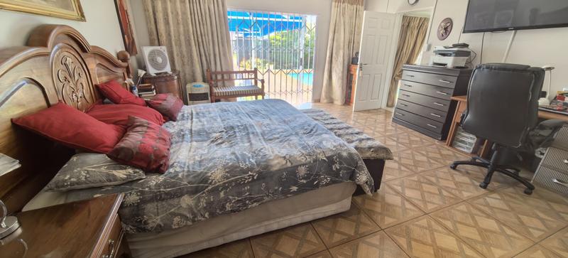 5 Bedroom Property for Sale in Florida Park Gauteng