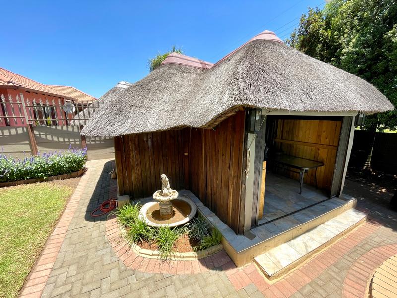 5 Bedroom Property for Sale in Rant En Dal Gauteng