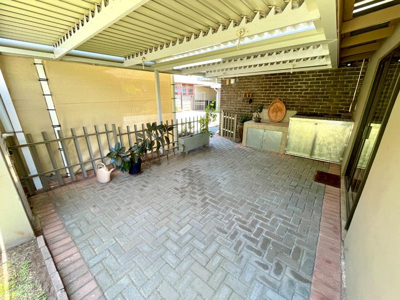 5 Bedroom Property for Sale in Rant En Dal Gauteng