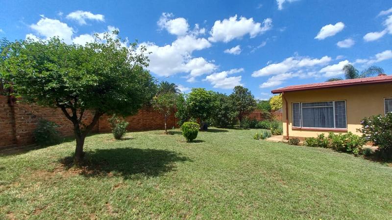 To Let 3 Bedroom Property for Rent in Kwaggasrand Gauteng