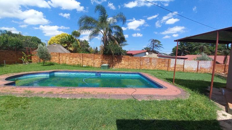 To Let 3 Bedroom Property for Rent in Kwaggasrand Gauteng