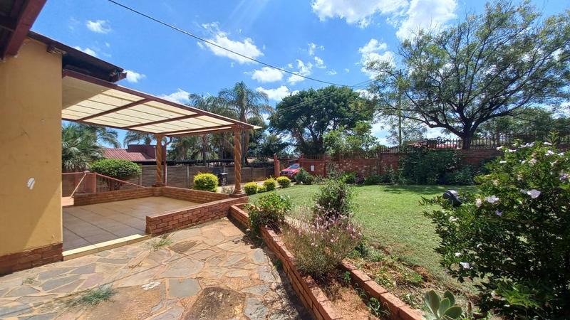 To Let 3 Bedroom Property for Rent in Kwaggasrand Gauteng