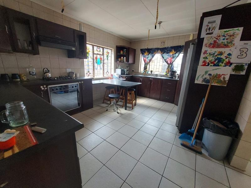 9 Bedroom Property for Sale in Andeon Gauteng