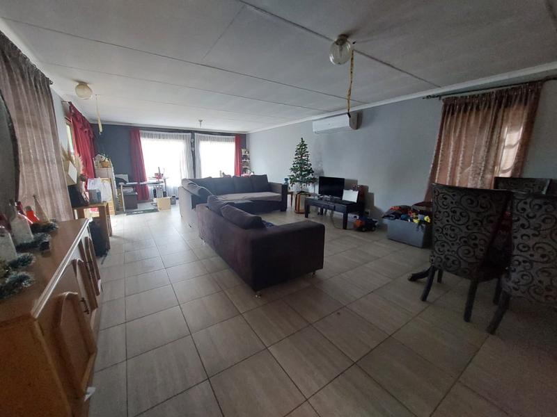 9 Bedroom Property for Sale in Andeon Gauteng