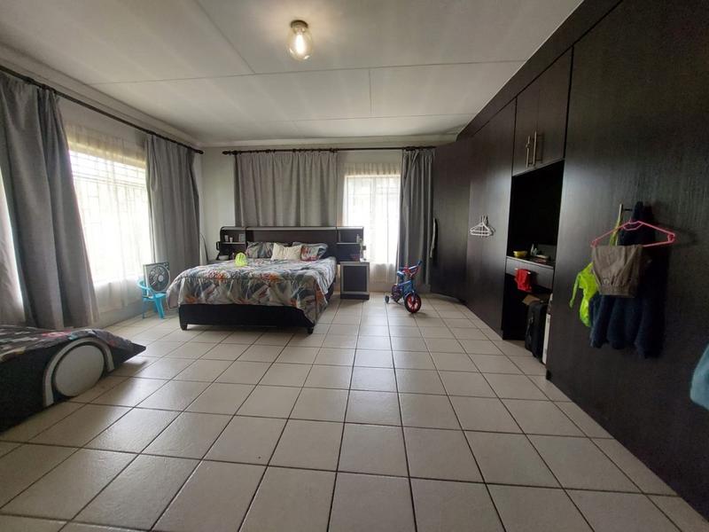 9 Bedroom Property for Sale in Andeon Gauteng