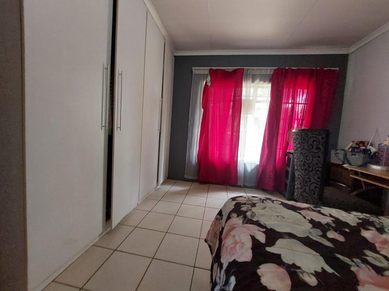 9 Bedroom Property for Sale in Andeon Gauteng