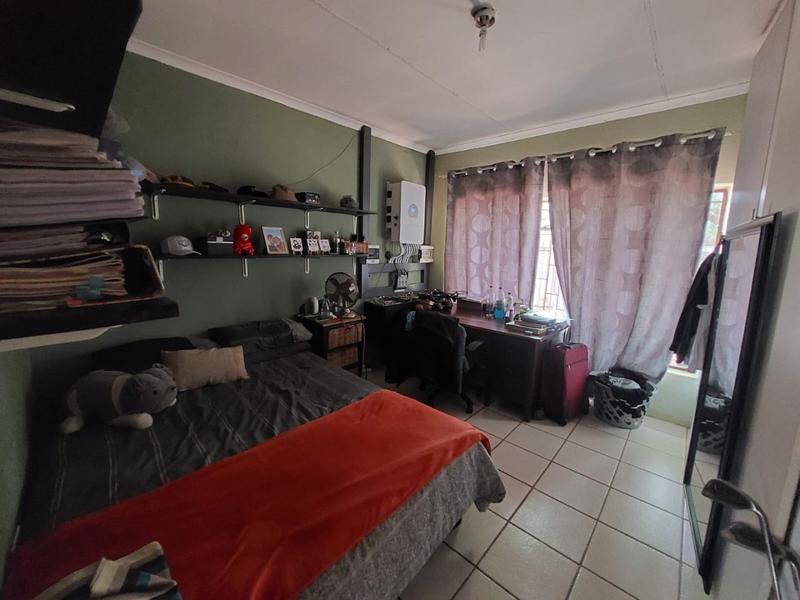 9 Bedroom Property for Sale in Andeon Gauteng