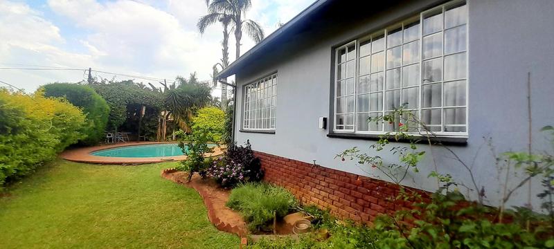 5 Bedroom Property for Sale in Florauna Gauteng