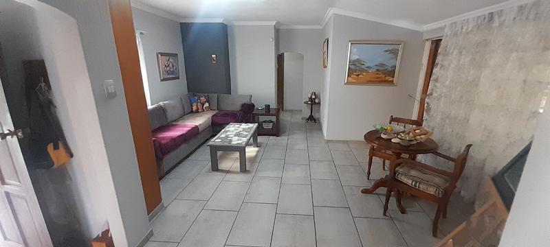 5 Bedroom Property for Sale in Florauna Gauteng