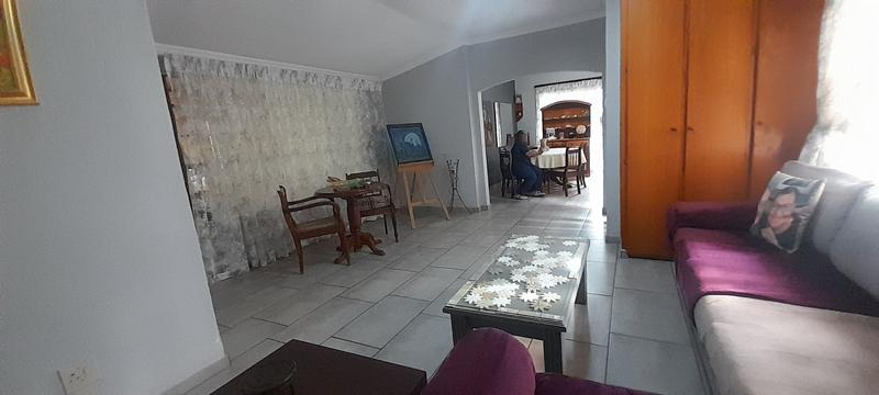 5 Bedroom Property for Sale in Florauna Gauteng