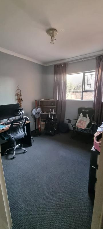 4 Bedroom Property for Sale in Sonneveld Gauteng