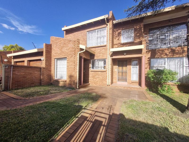 4 Bedroom Property for Sale in Mackenzie Park Gauteng