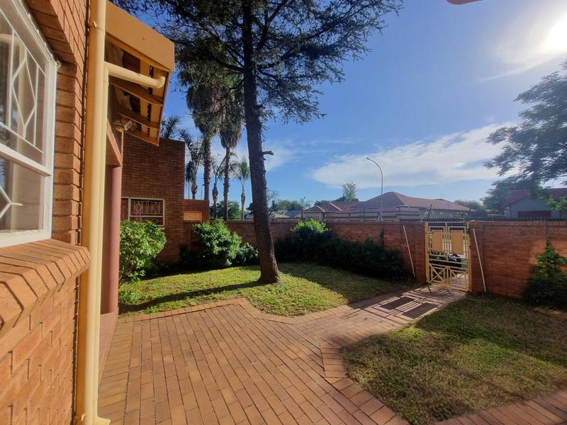 4 Bedroom Property for Sale in Mackenzie Park Gauteng