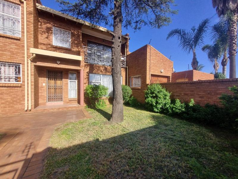 4 Bedroom Property for Sale in Mackenzie Park Gauteng