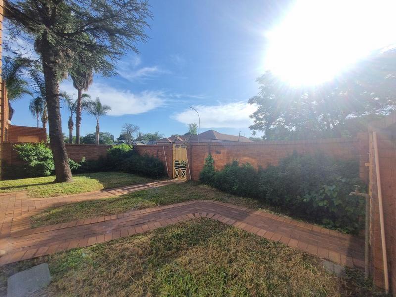 4 Bedroom Property for Sale in Mackenzie Park Gauteng