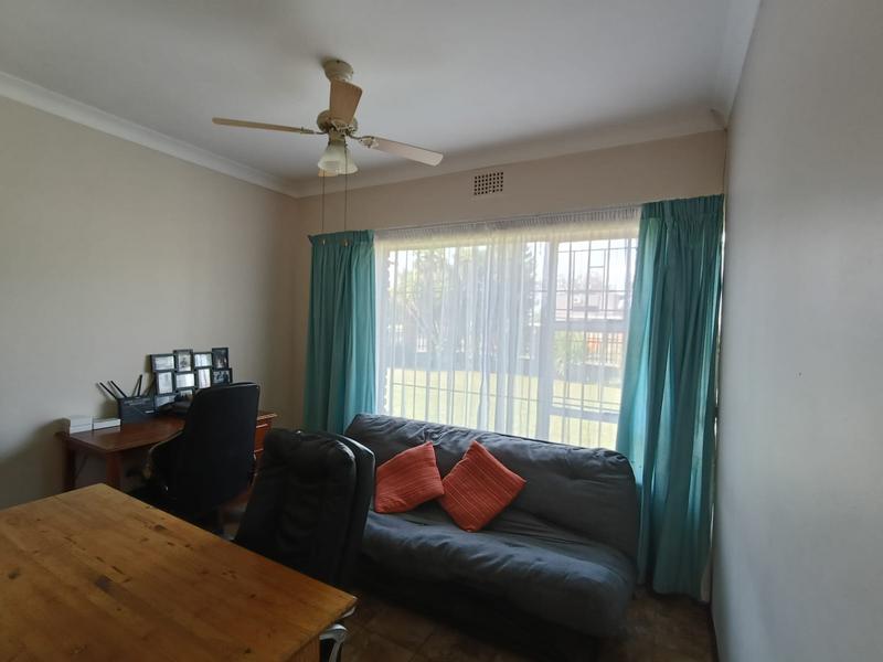 To Let 3 Bedroom Property for Rent in Petersfield Gauteng