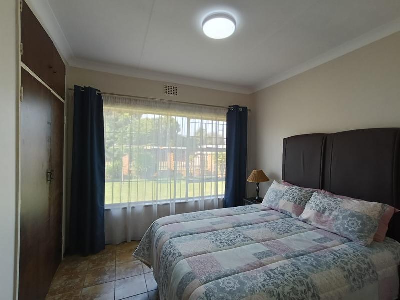 To Let 3 Bedroom Property for Rent in Petersfield Gauteng