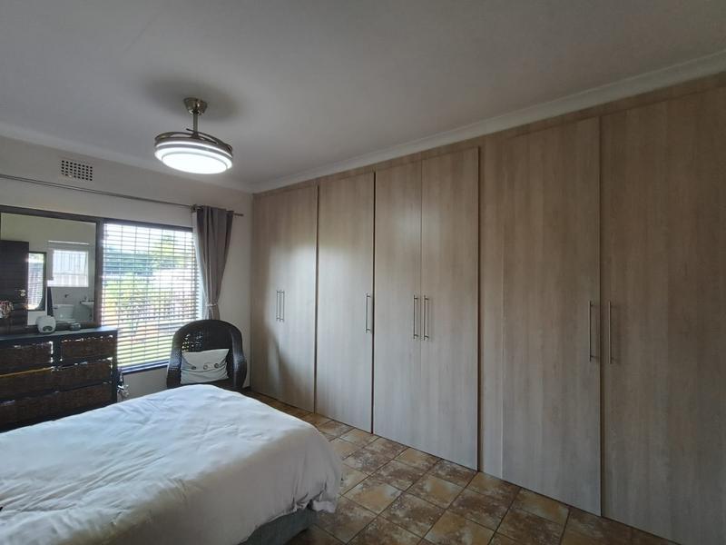 To Let 3 Bedroom Property for Rent in Petersfield Gauteng