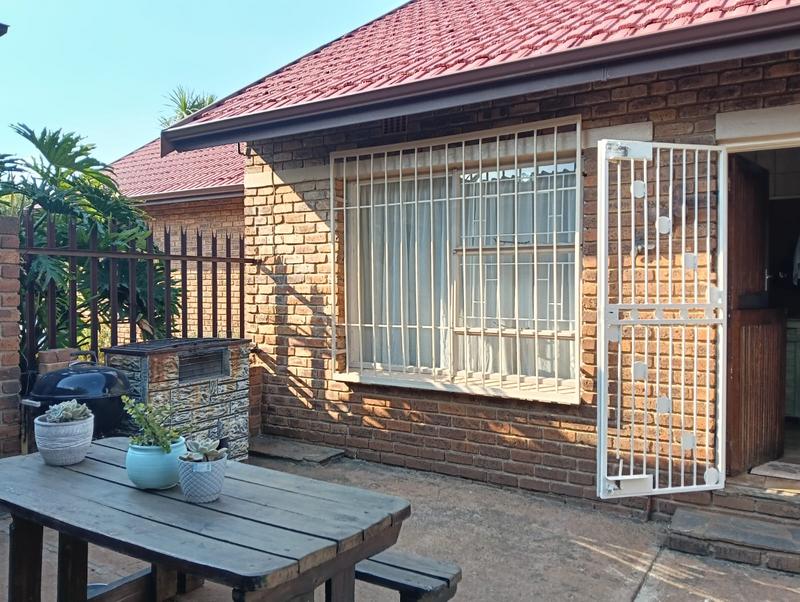 To Let 3 Bedroom Property for Rent in Petersfield Gauteng