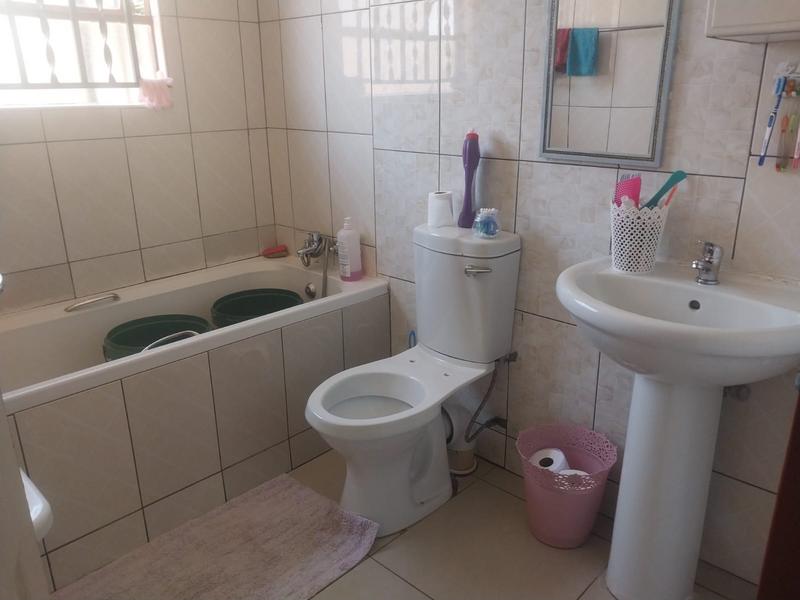 2 Bedroom Property for Sale in Crystal Park Gauteng