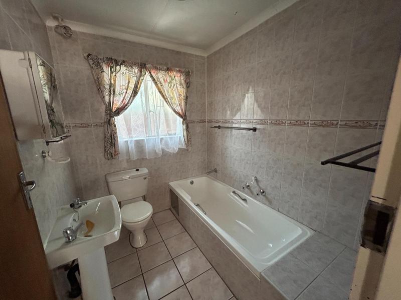 4 Bedroom Property for Sale in The Reeds Gauteng