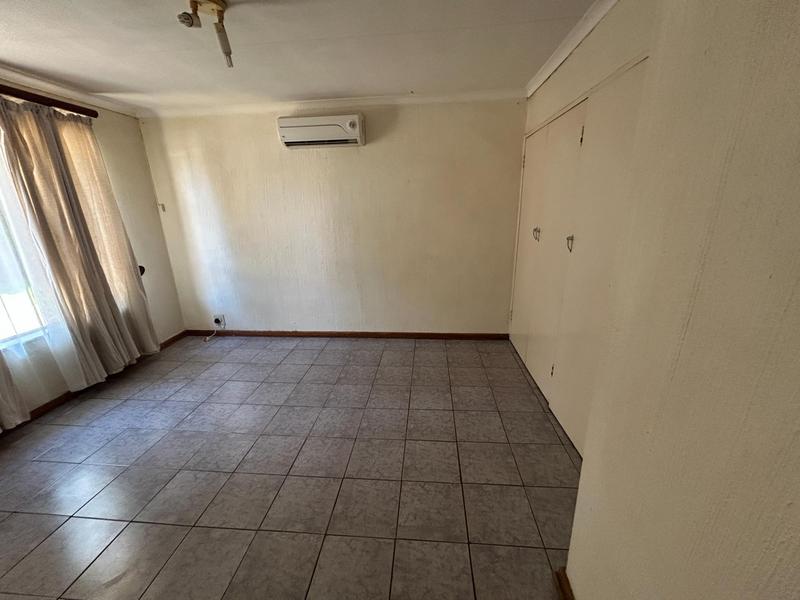 4 Bedroom Property for Sale in The Reeds Gauteng