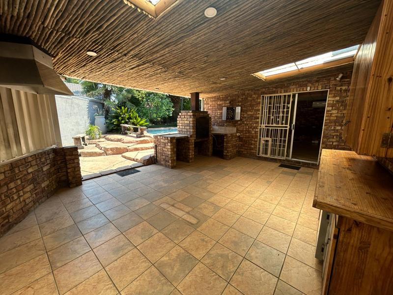 4 Bedroom Property for Sale in The Reeds Gauteng