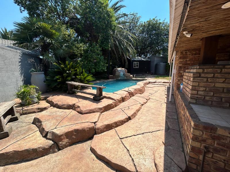 4 Bedroom Property for Sale in The Reeds Gauteng