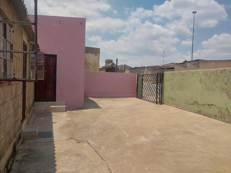 2 Bedroom Property for Sale in Tembisa Gauteng