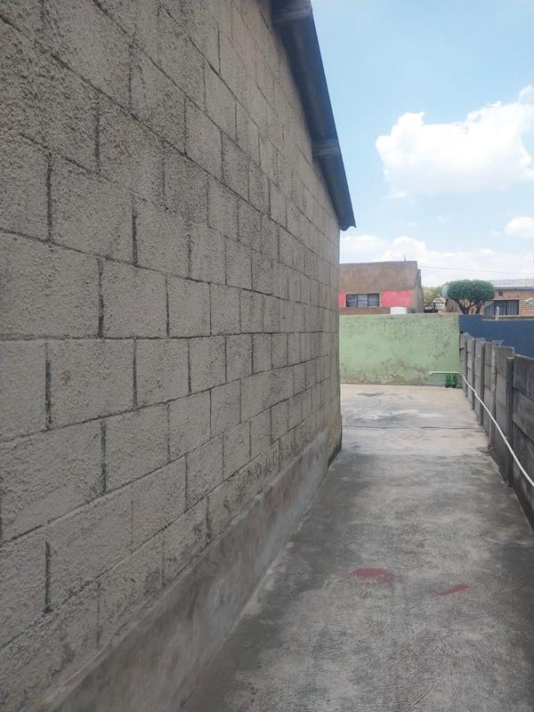 2 Bedroom Property for Sale in Tembisa Gauteng